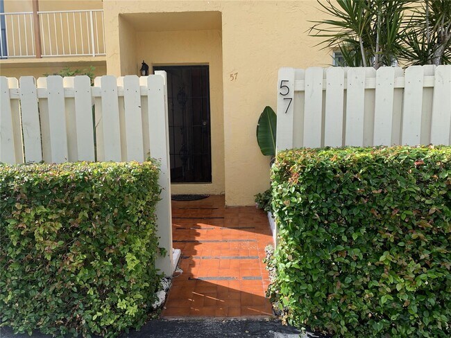 Building Photo - 8380 SW 154th Ave
