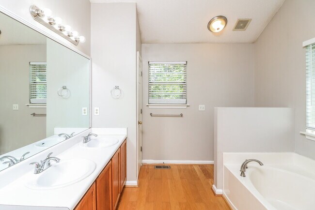 Building Photo - 3857 Merryweather Trail