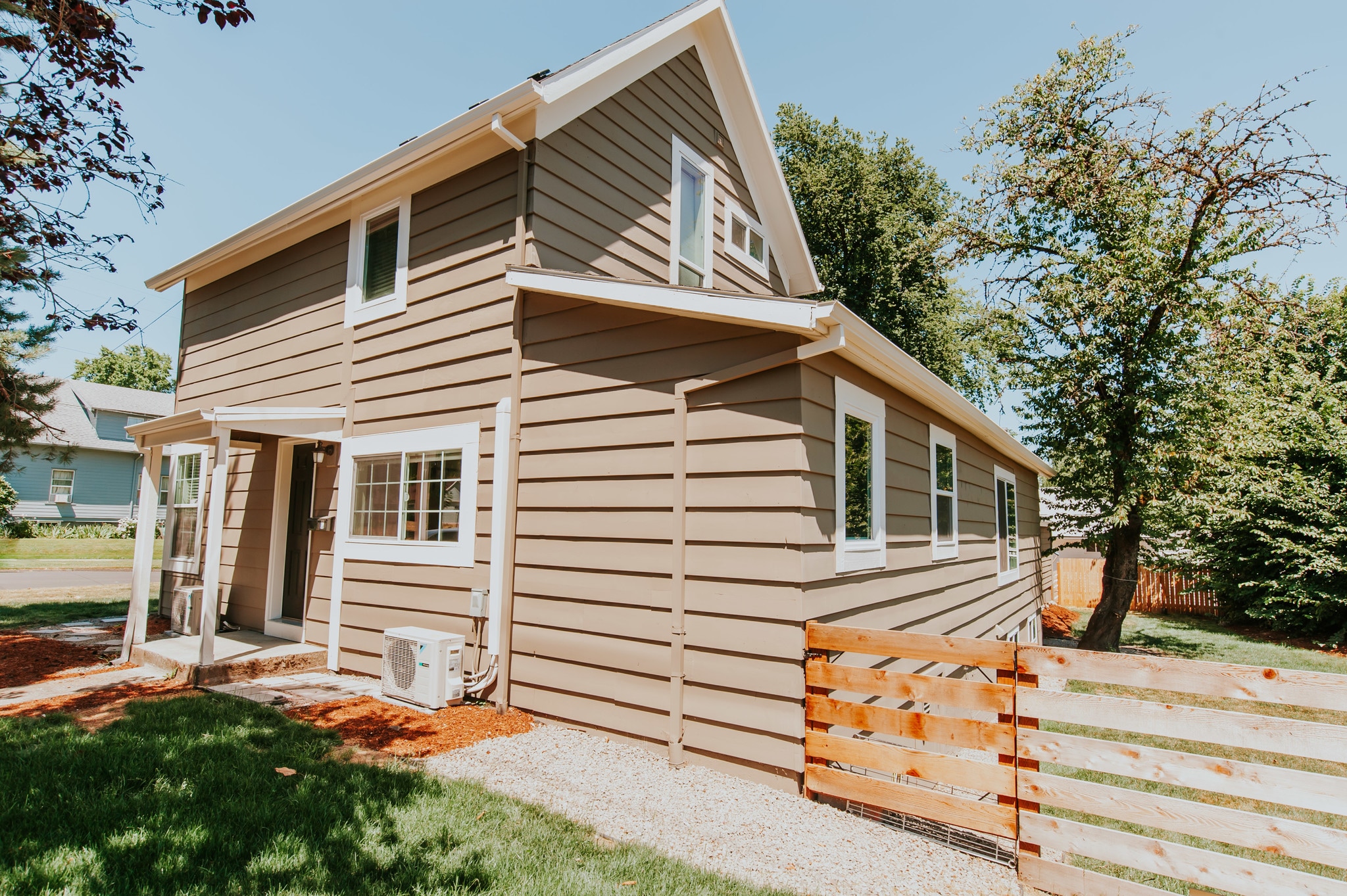 Building Photo - 1901 Douglas St