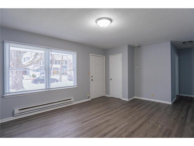 Building Photo - 5048 N Girard Ave