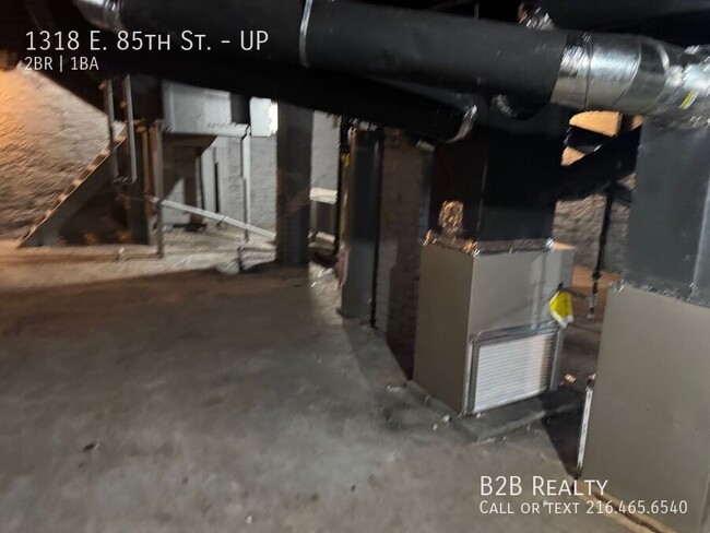 Building Photo - 1318 E 85th St
