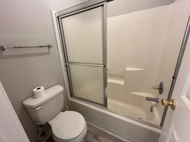 Building Photo - Renovated 2 Bedroom 2 Bath Home for Rent!