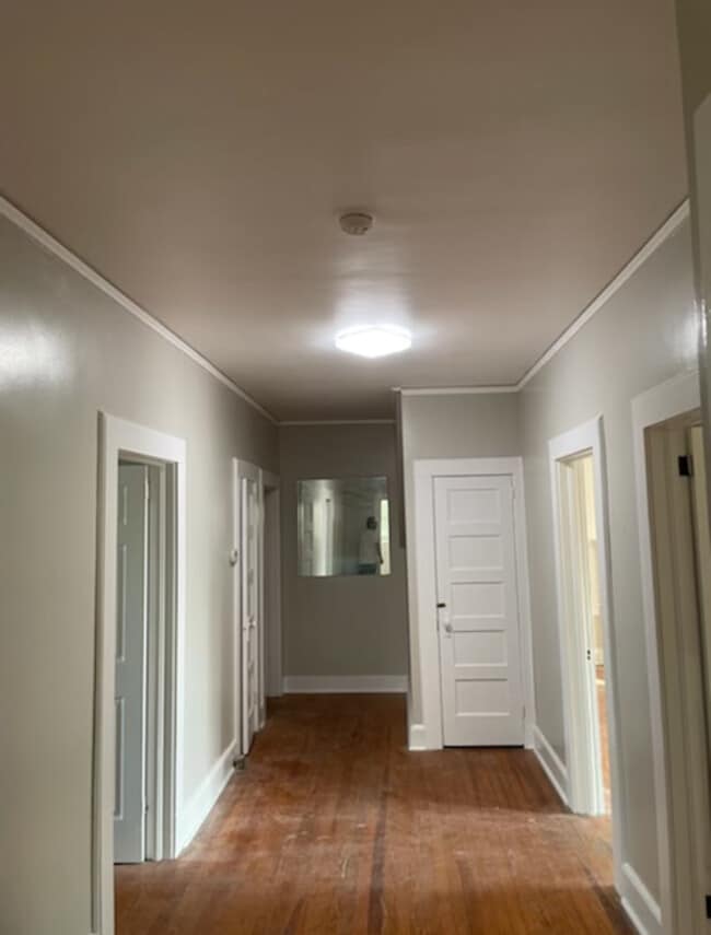 Building Photo - 506 6th Ave N