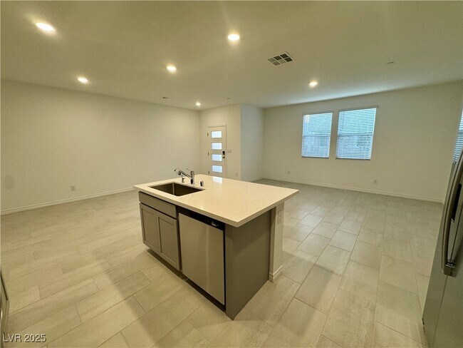 Building Photo - 337 Laurel Peak Dr