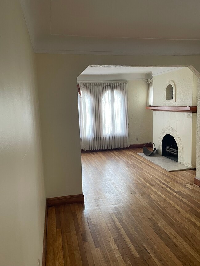 Building Photo - 15111 Winthrop St