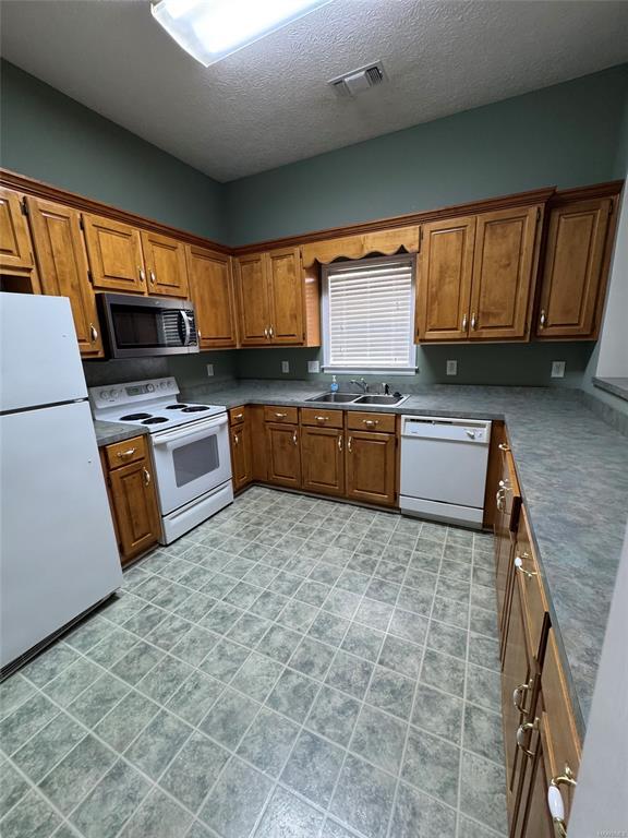 Building Photo - 33 JamesTown Loop