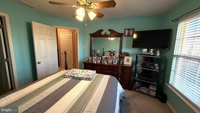 Building Photo - 506 Quincy St