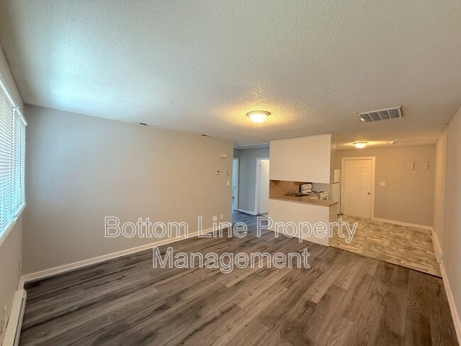 Building Photo - 2132 Brookneal Dr