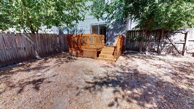 Building Photo - 302 Manuel Dr