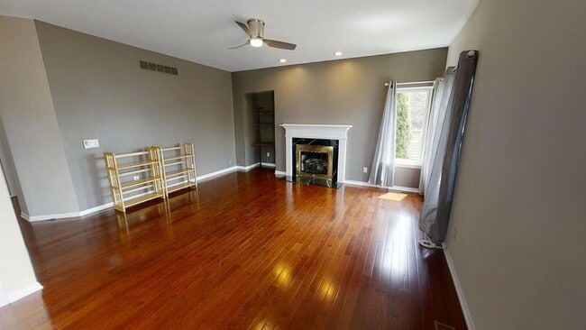 Building Photo - 292 Sandrock Ct