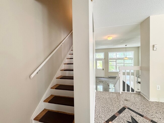 Building Photo - 48 Ellingwood St