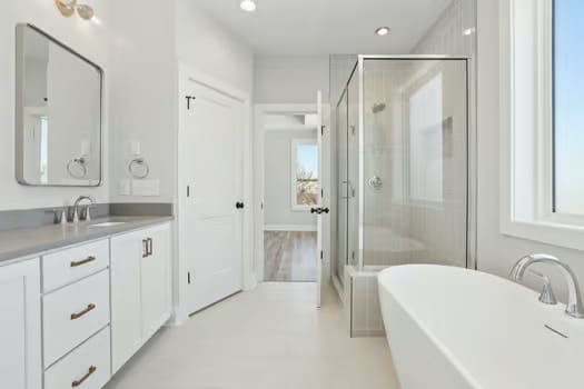 Building Photo - 107 E 9th St