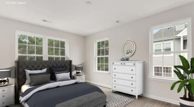 Building Photo - Commuter's dream, modern living