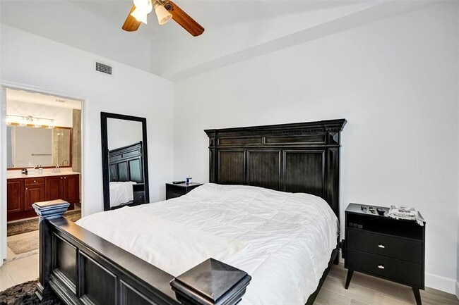 Building Photo - 4059 Crystal Lake Dr