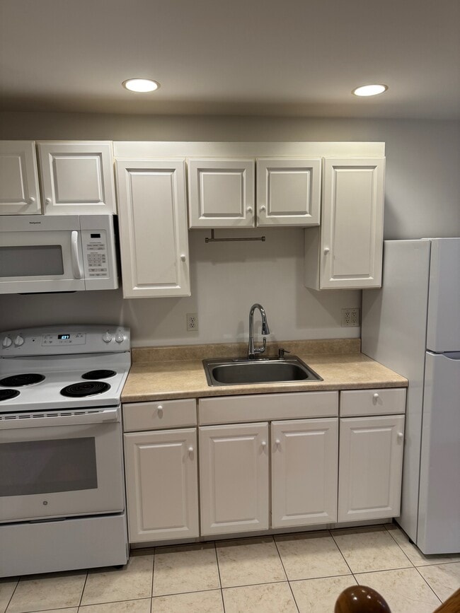 Building Photo - 33 Montgomery St