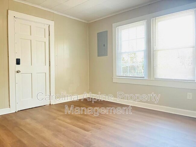 Building Photo - 333 Todd St