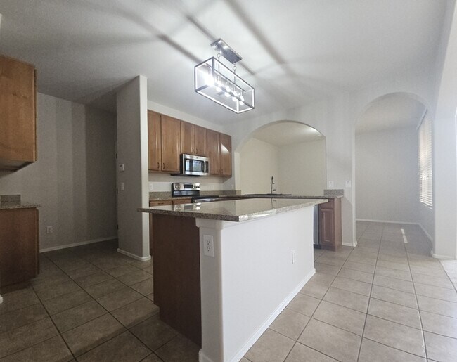 Building Photo - MOVE-IN READY HOME IN COOLEY STATION!