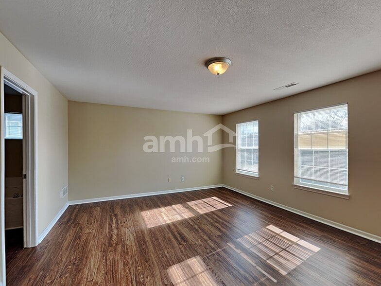 Building Photo - 7214 Dublin Ln