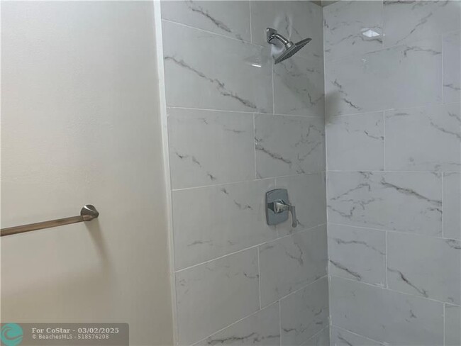 Building Photo - 4602 SW 160th Ave