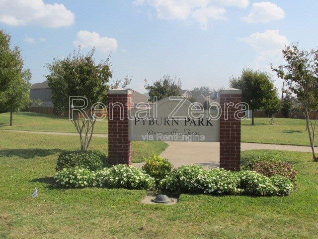 Building Photo - 902 Astaire Ave