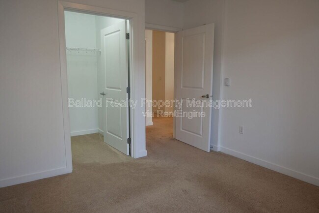 Building Photo - 5440 Leary Ave NW