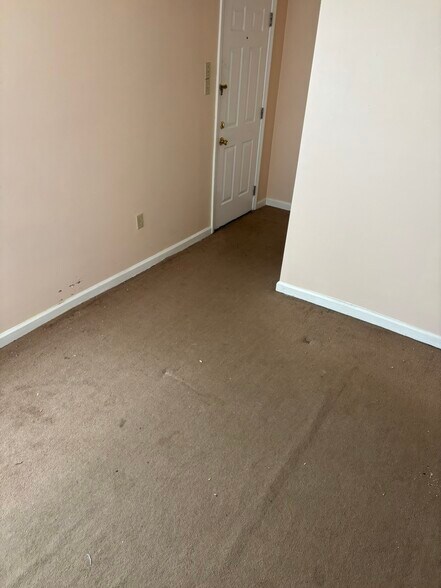 Building Photo - 1402 Grand Ave