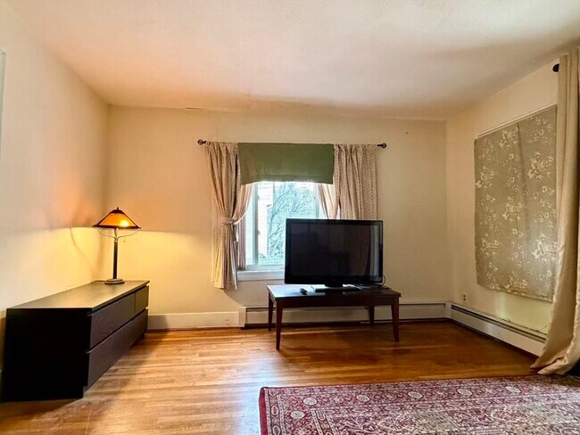 Building Photo - 24 Arden St