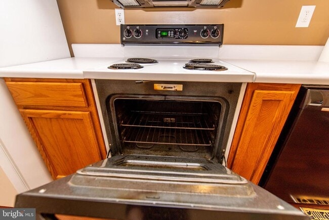 Building Photo - 2743 Rutland Rd