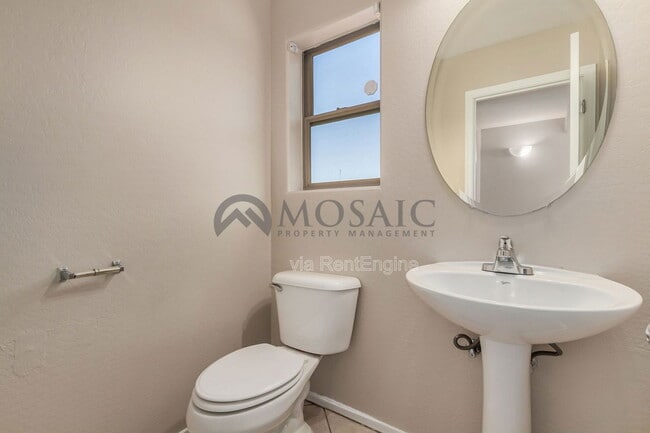 Building Photo - 5215 W Hasan Dr