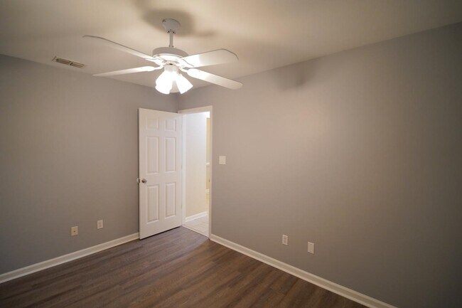 Building Photo - 731 Ty Ty Rd