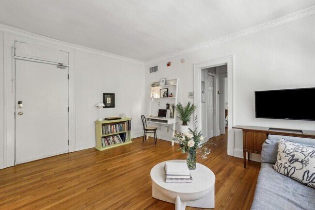 Building Photo - 70 Sheridan Dr NE