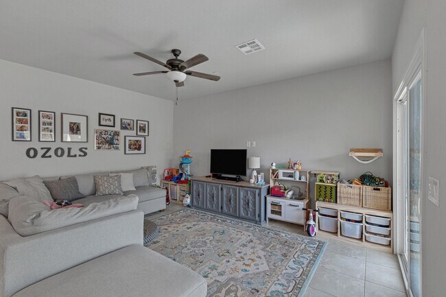 Building Photo - GORGEOUS TOWNHOME BUILT IN 2020 LOCATED IN A GATED COMMUNITY!