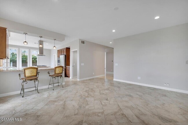 Building Photo - 6320 Ballantine Pl