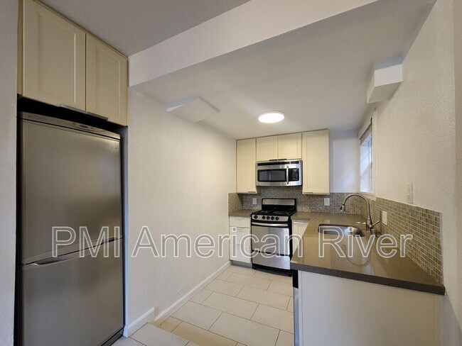 Building Photo - 1716 Capitol Ave