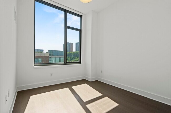 Building Photo - 9 Ave at Port Imperial