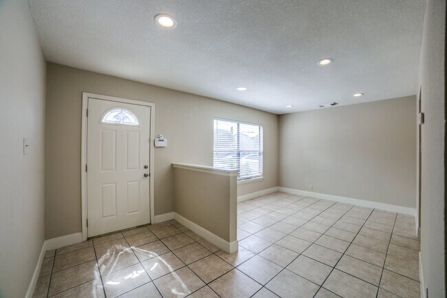 Building Photo - 7739 Alverstone Way