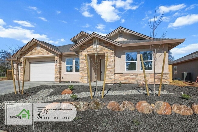 Building Photo - 2836 River Dr