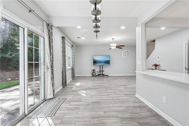 Building Photo - 545 Windstone Trail