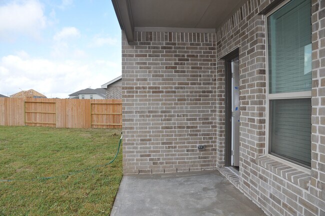 Building Photo - 32327 Melbrooke Dr