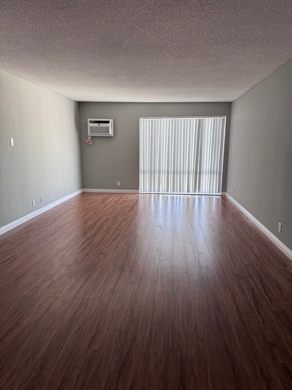 Building Photo - 215 N Belmont St