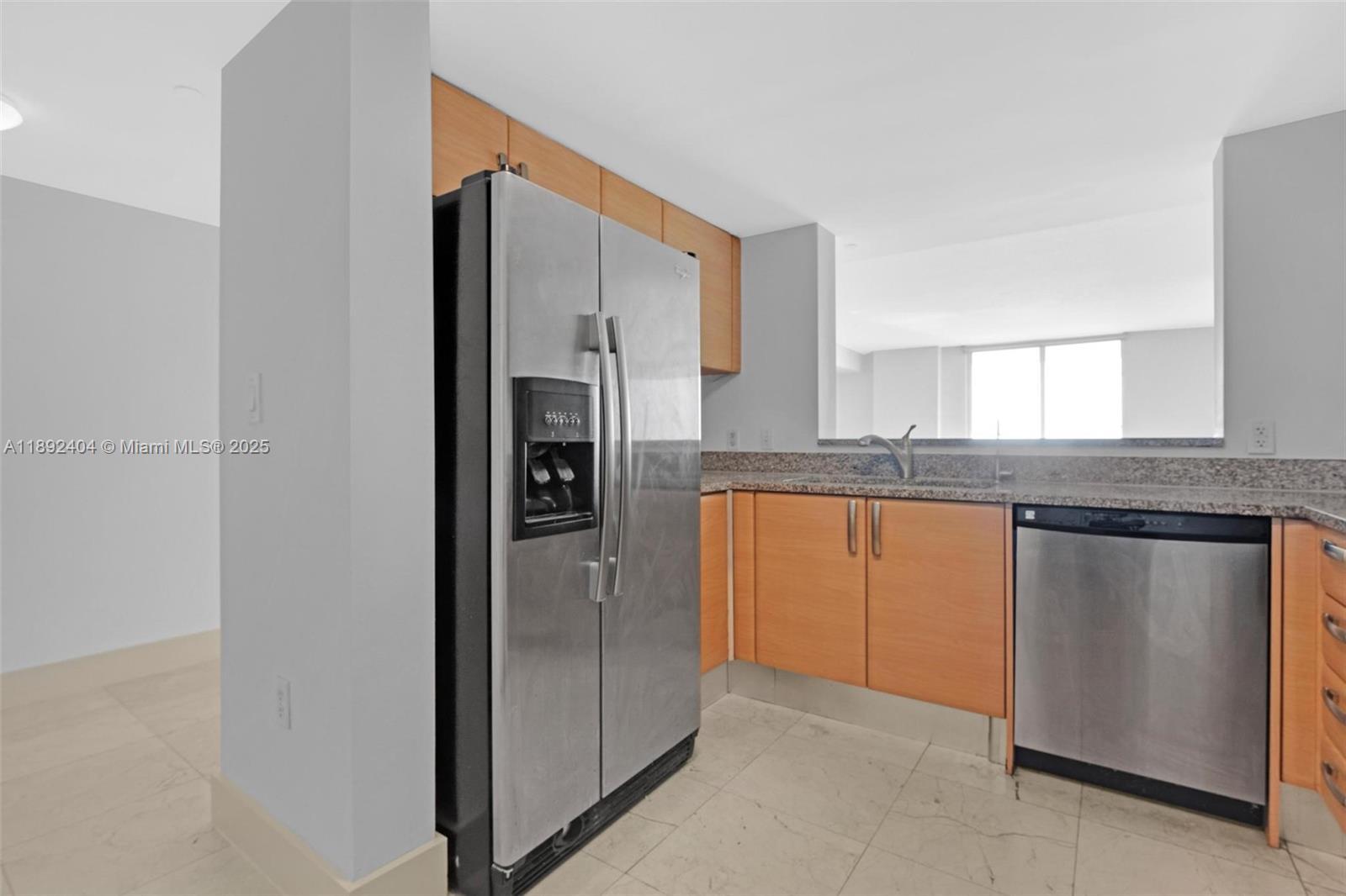 Building Photo - 2101 Brickell Ave