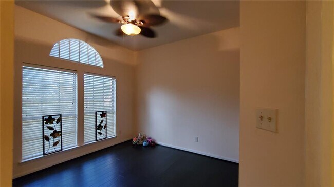 Building Photo - 14043 Fairwood Breeze
