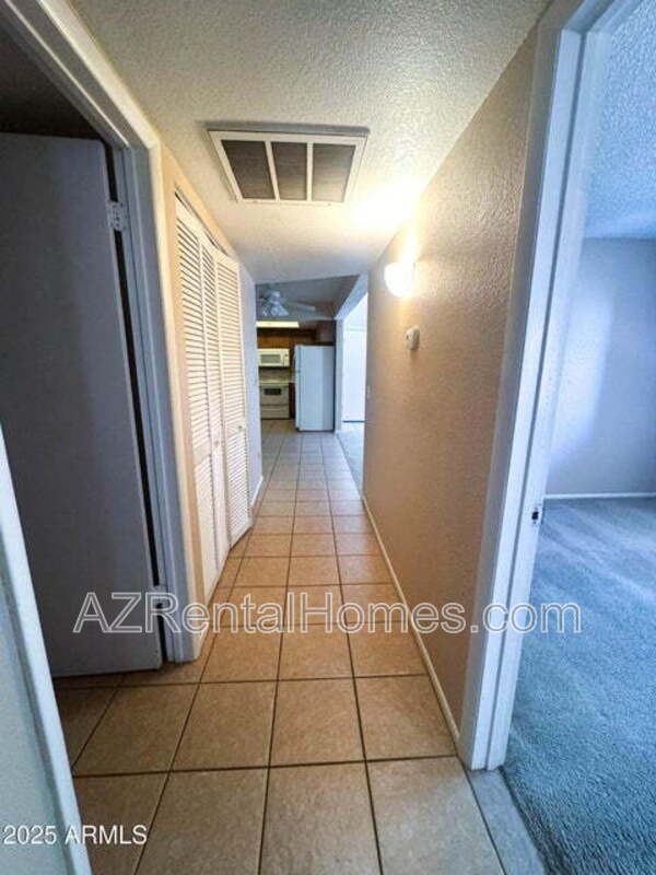 Building Photo - 1075 E Chandler Blvd