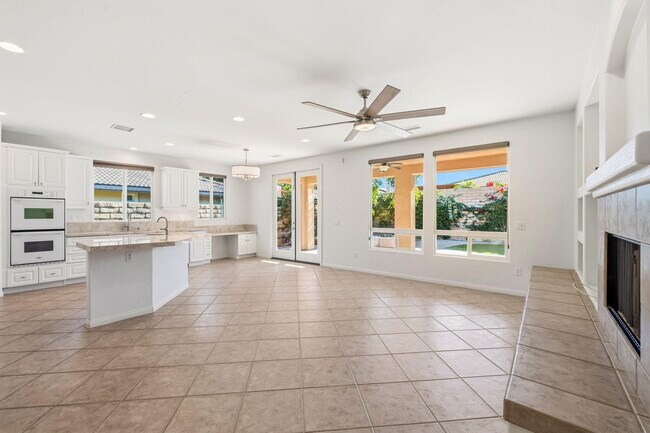 Building Photo - 196 Via San Lucia