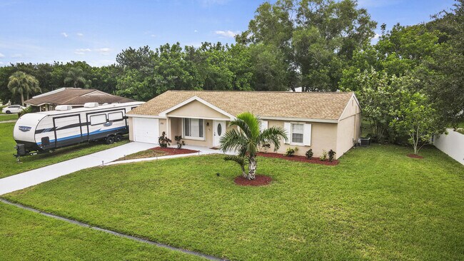 Building Photo - 232 SW Kimball Cir