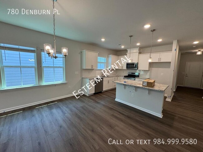 Building Photo - 780 Denburn Pl