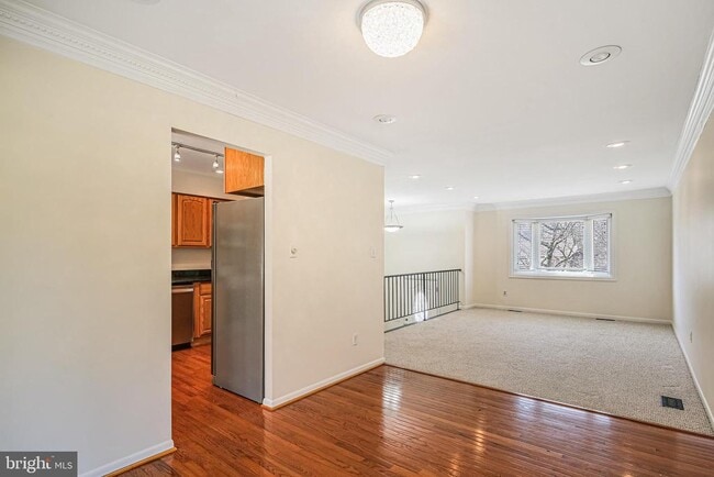 Building Photo - 510 Retford Dr