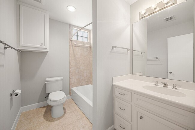 Building Photo - 7650 Springhill St