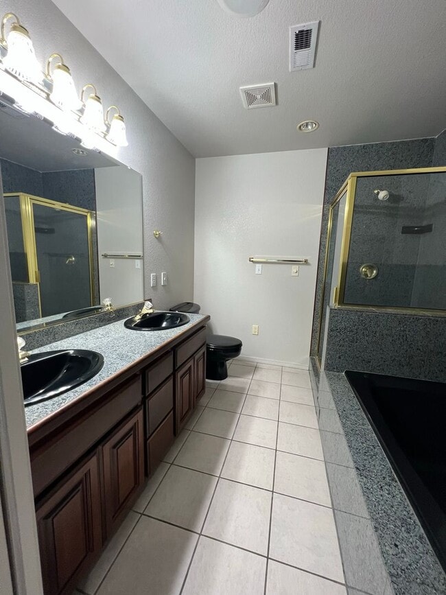 Building Photo - 3 Bedroom, 2 Bathroom Home - Harbor Isles