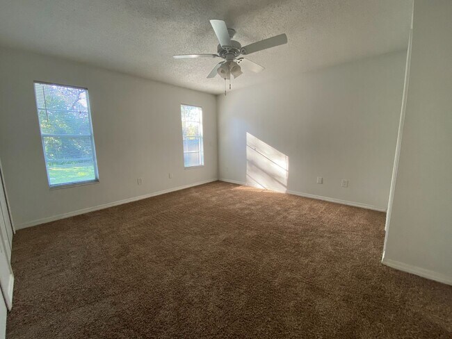 Building Photo - Deltona House For Rent -1778 Belspring Avenue